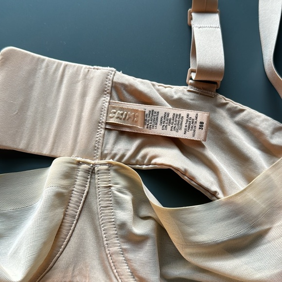 SKIMS NO SHOW UNLINED BALCONETTE BRA 36B - Picture 12 of 16